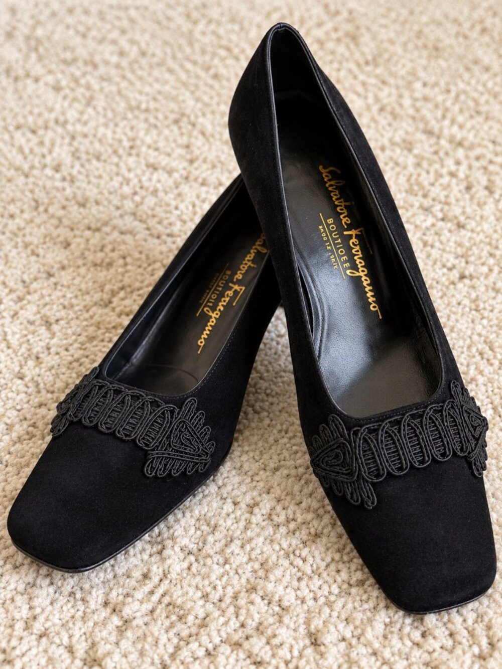 Vintage Ferragamo Black Suede Embroidered Square Toe Block Heels 6.5